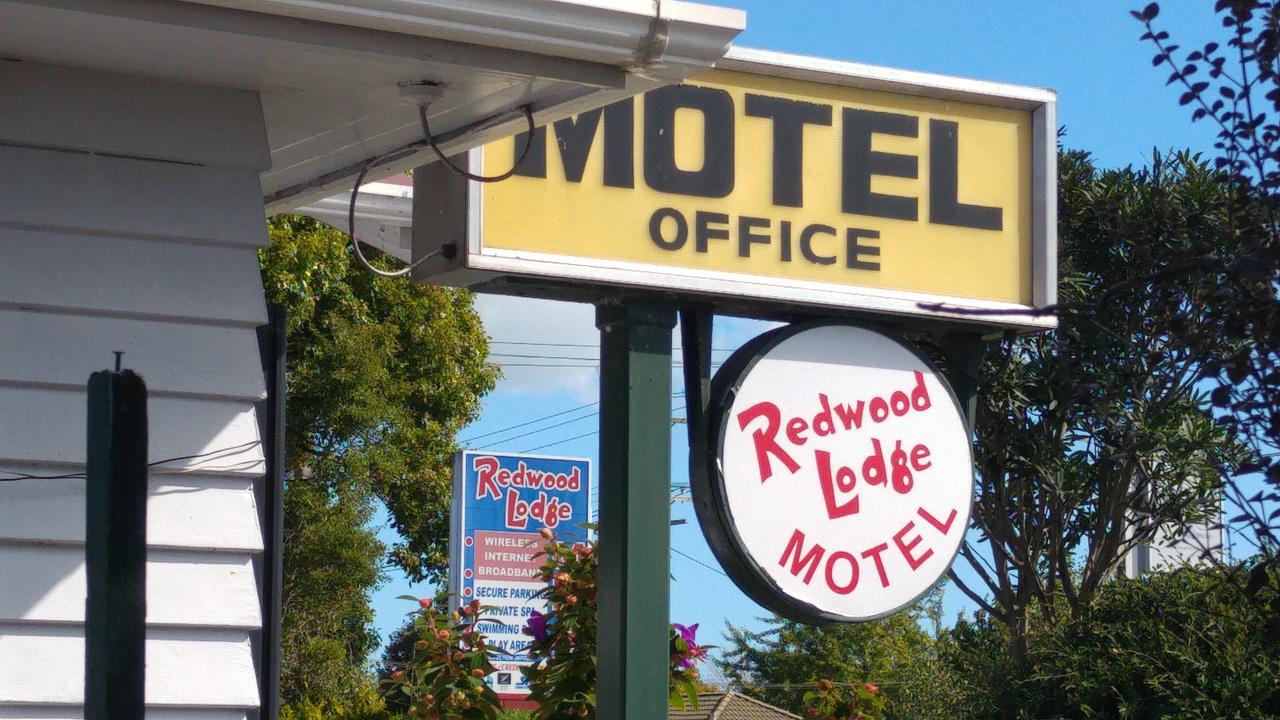 Redwood Lodge Motel Levin Exterior photo